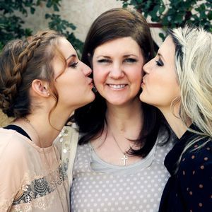 Meet your Posher, Lorie